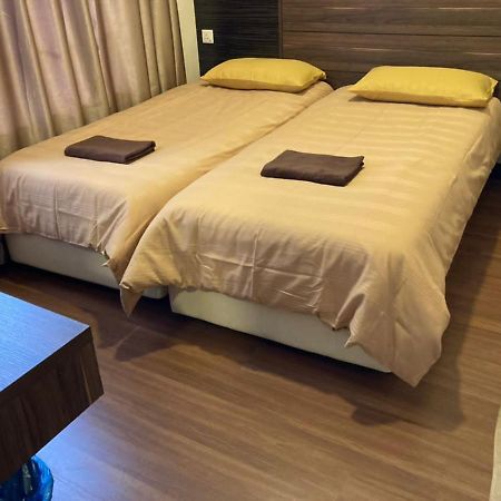Apartments & Free Access To Waterpark At B Lagoon Melaka Экстерьер фото